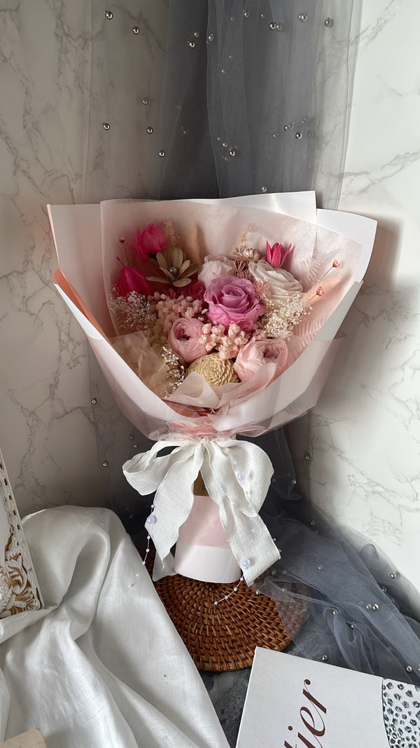 Zimra Blossoms Bouquet Medium (3-4 Roses)