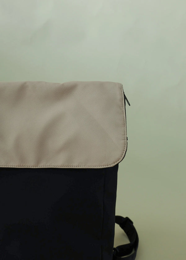Black Beige Utility 4-Way Washable Bag | 14INCH SIZE