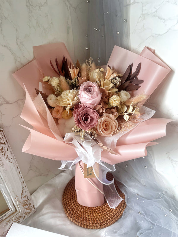 Zimra Blossoms Bouquet Large (6-8 Roses)