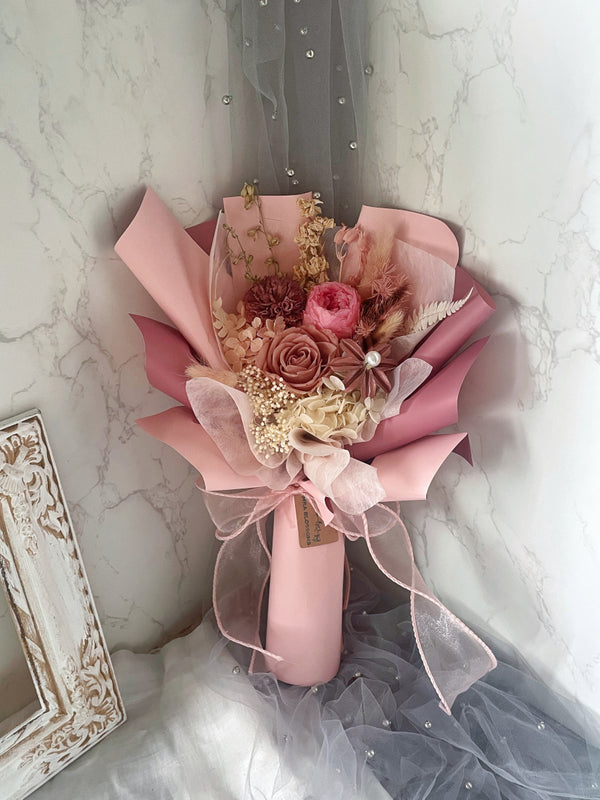 Zimra Blossoms Bouquet Small (1-2 Roses)